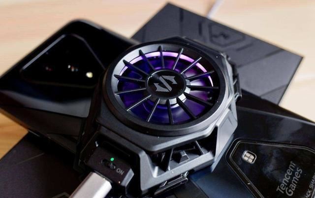 cell phone back clip cooler-3