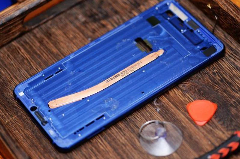 cell phone heatpipe cooling